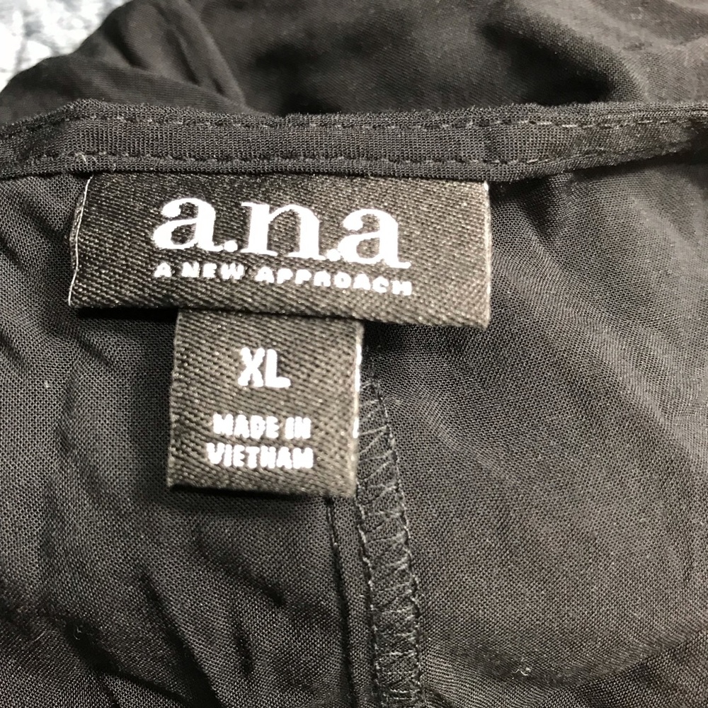 ana black sleeveless top Size XL. 


Pit to pit approx:  23 inches - Picture 4 of 7